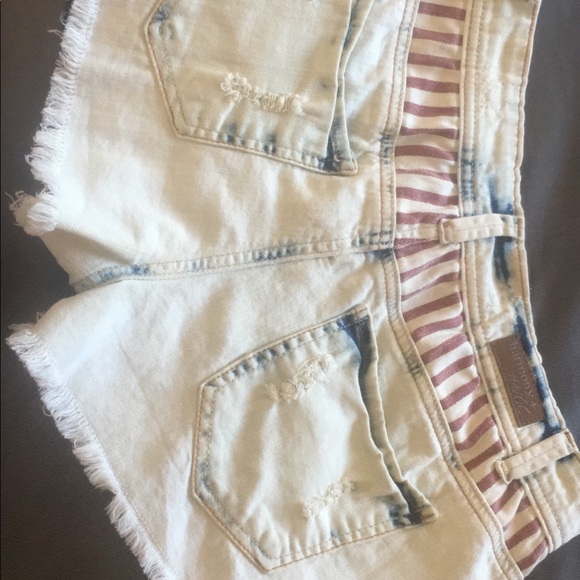 Short - Picture 3 of 4